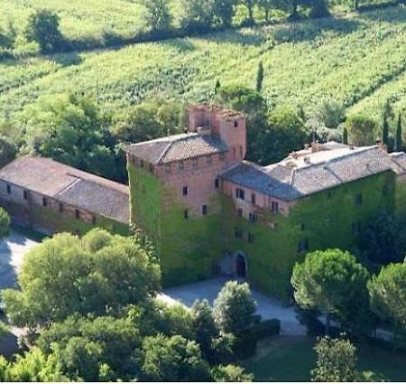 Castello Di San Fabiano Guest House モンテローニ・ダルビア エクステリア 写真